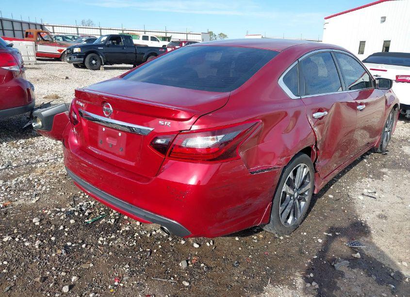 Photo 4 of 2017 Nissan Altima 2.5 SR (VIN 1N4AL3AP4HN341124)