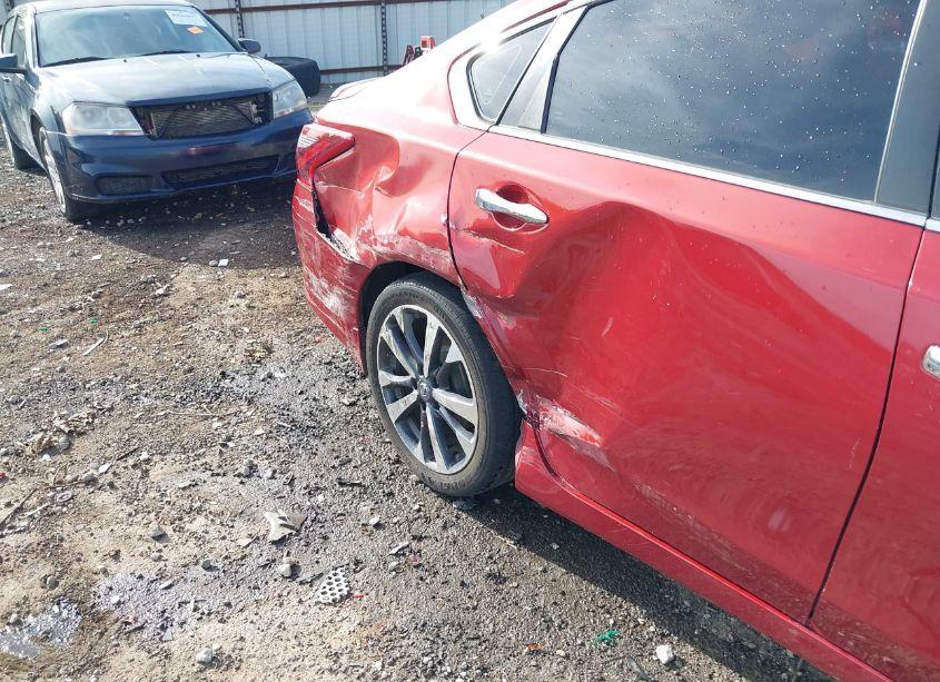 Photo 6 of 2017 Nissan Altima 2.5 SR (VIN 1N4AL3AP4HN341124)