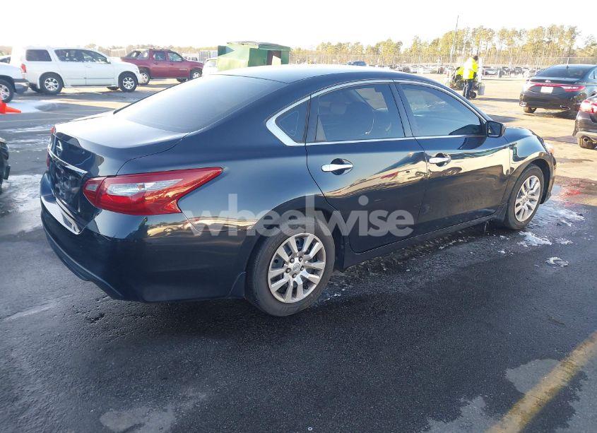 Photo 4 of 2018 Nissan Altima 2.5 S (VIN 1N4AL3AP4JC106241)