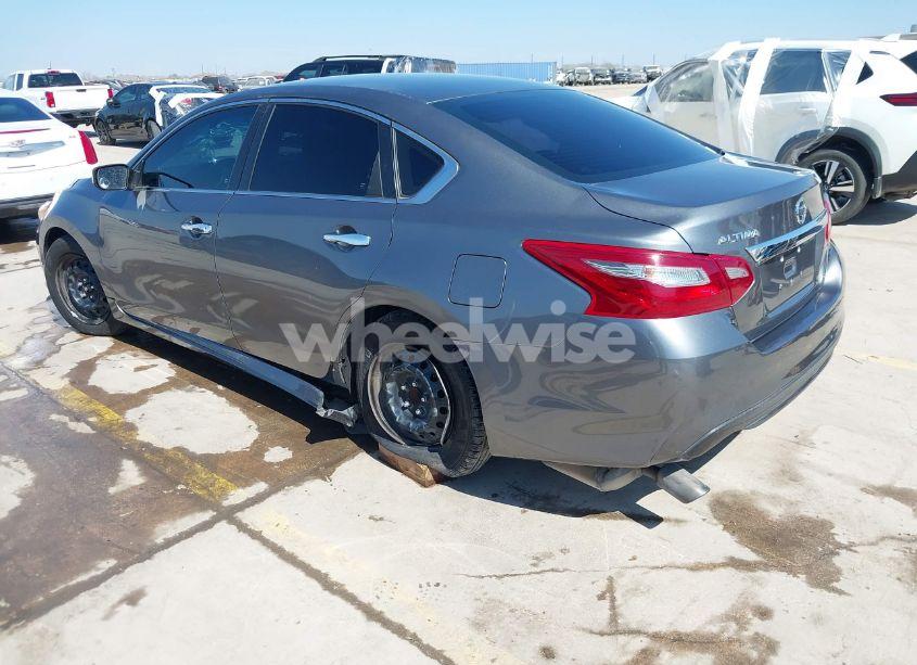 Photo 3 of 2018 Nissan Altima 2.5 S (VIN 1N4AL3AP4JC117501)