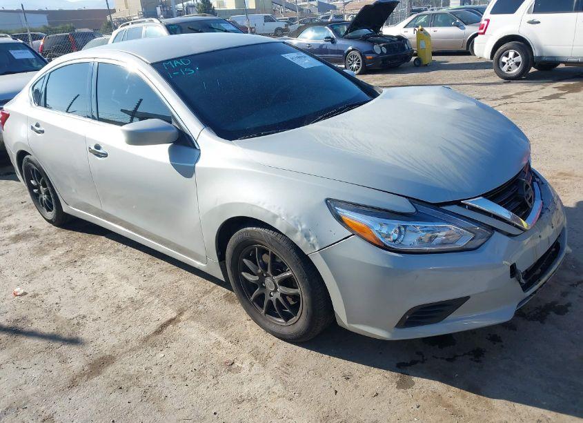 2018 Nissan Altima 2.5 S (VIN 1N4AL3AP4JC119975) main photo
