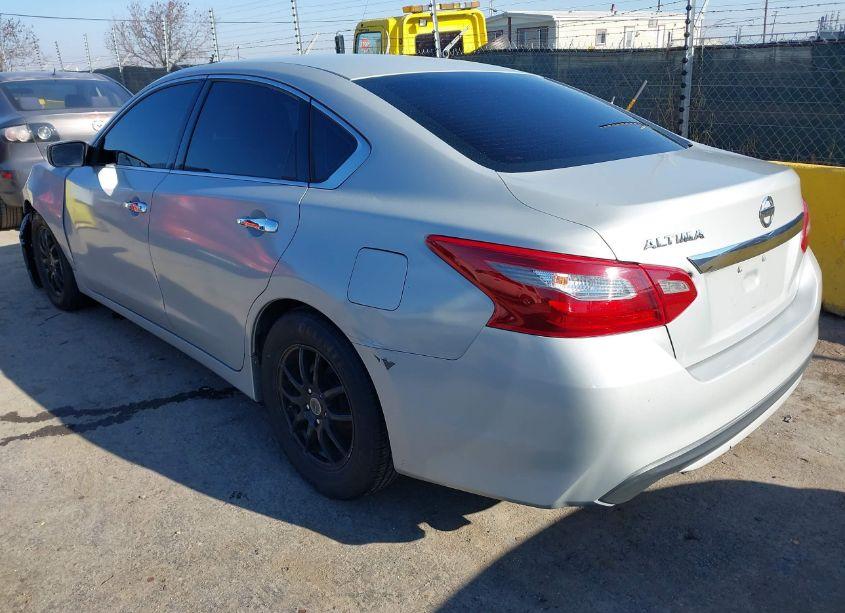 Photo 3 of 2018 Nissan Altima 2.5 S (VIN 1N4AL3AP4JC119975)