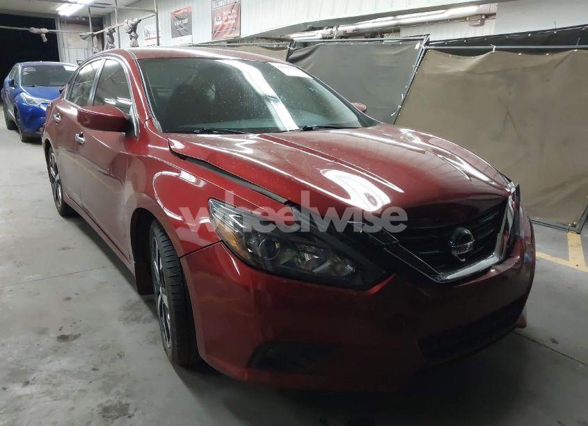 2018 Nissan Altima 2.5 SR (VIN 1N4AL3AP4JC120138) main photo