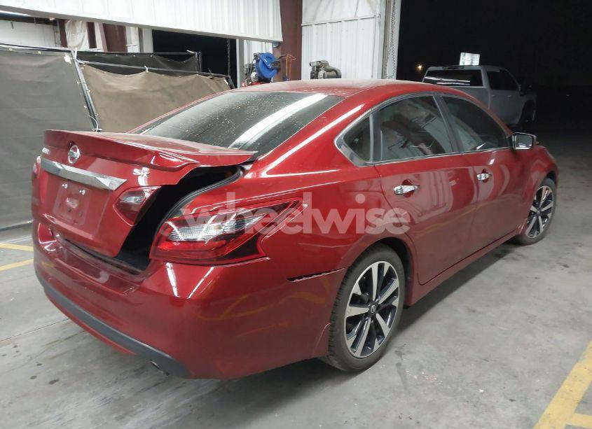 Photo 4 of 2018 Nissan Altima 2.5 SR (VIN 1N4AL3AP4JC120138)