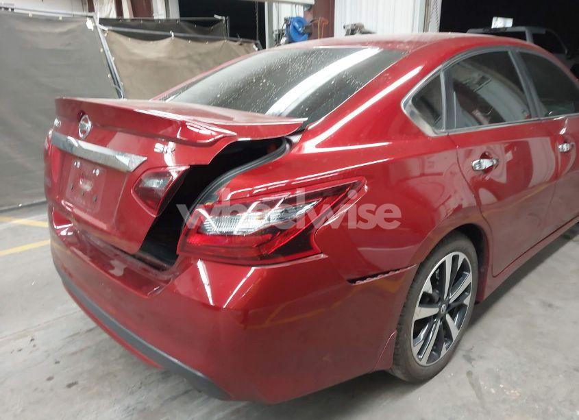 Photo 6 of 2018 Nissan Altima 2.5 SR (VIN 1N4AL3AP4JC120138)