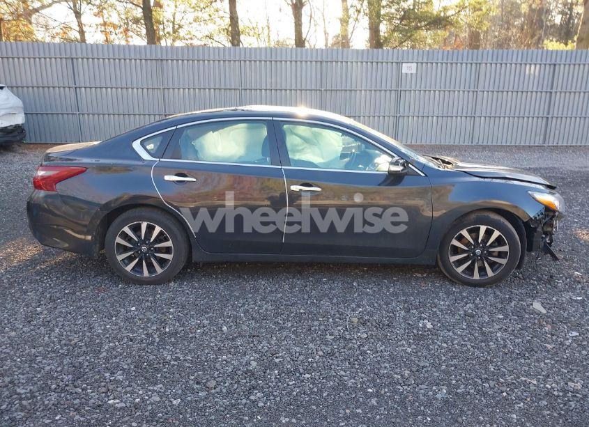 Photo 13 of 2018 Nissan Altima 2.5 SL (VIN 1N4AL3AP4JC121502)