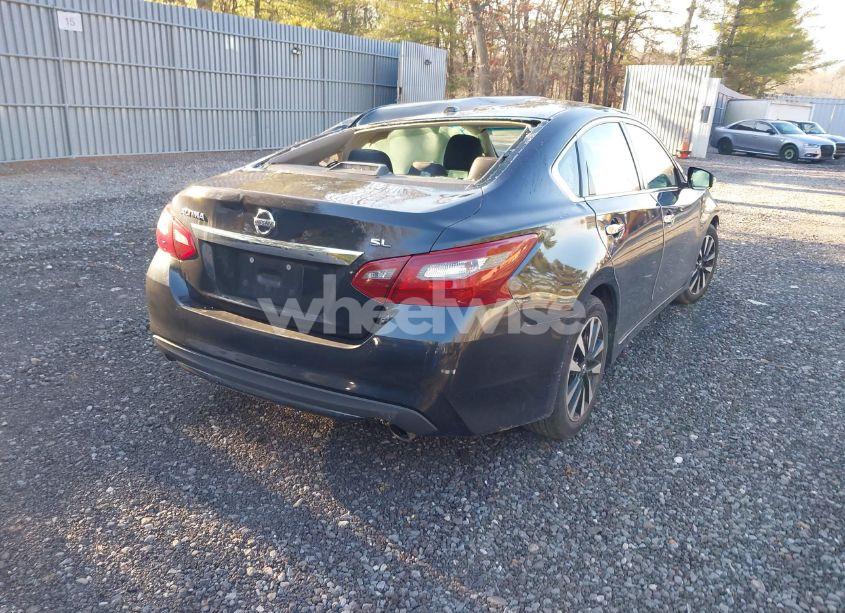 Photo 4 of 2018 Nissan Altima 2.5 SL (VIN 1N4AL3AP4JC121502)