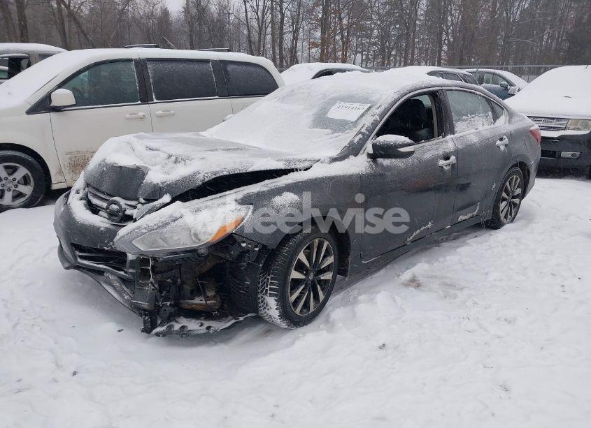 Photo 2 of 2018 Nissan Altima 2.5 SL (VIN 1N4AL3AP4JC124514)