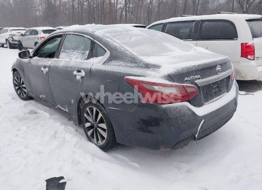 Photo 3 of 2018 Nissan Altima 2.5 SL (VIN 1N4AL3AP4JC124514)