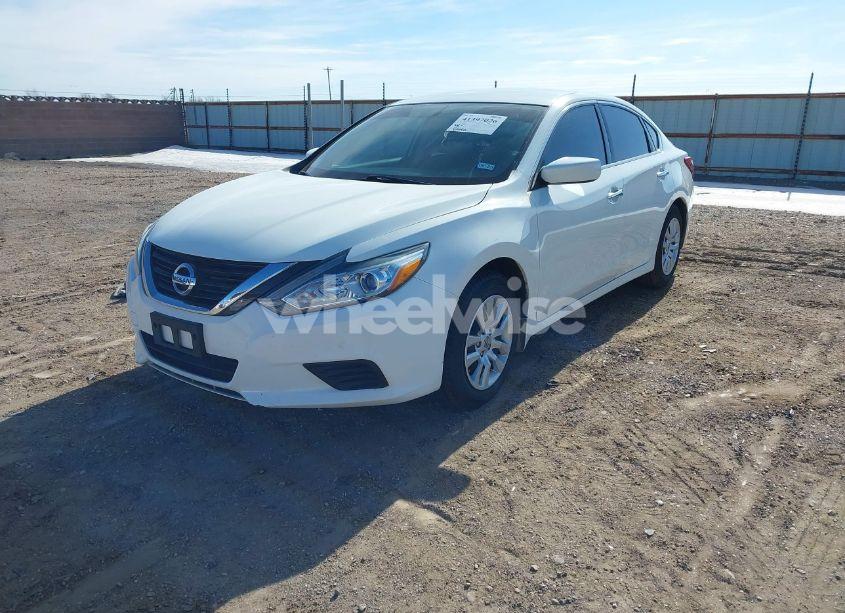 Photo 2 of 2018 Nissan Altima 2.5 S (VIN 1N4AL3AP4JC125016)