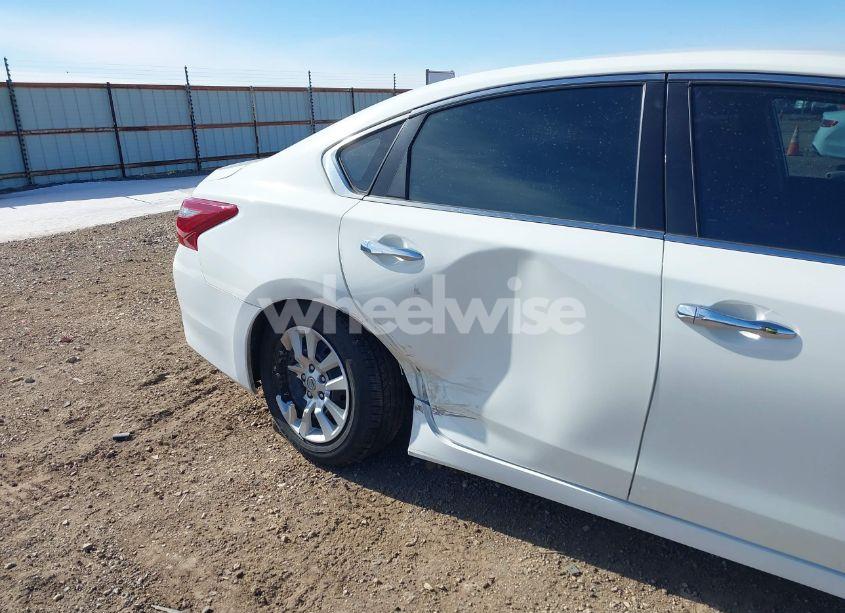 Photo 6 of 2018 Nissan Altima 2.5 S (VIN 1N4AL3AP4JC125016)