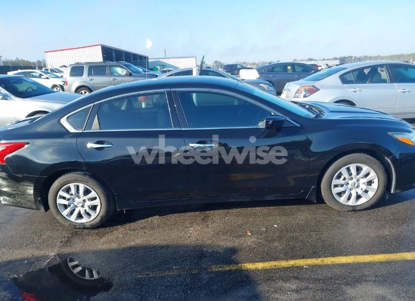 Photo 13 of 2018 Nissan Altima 2.5 S (VIN 1N4AL3AP4JC135805)