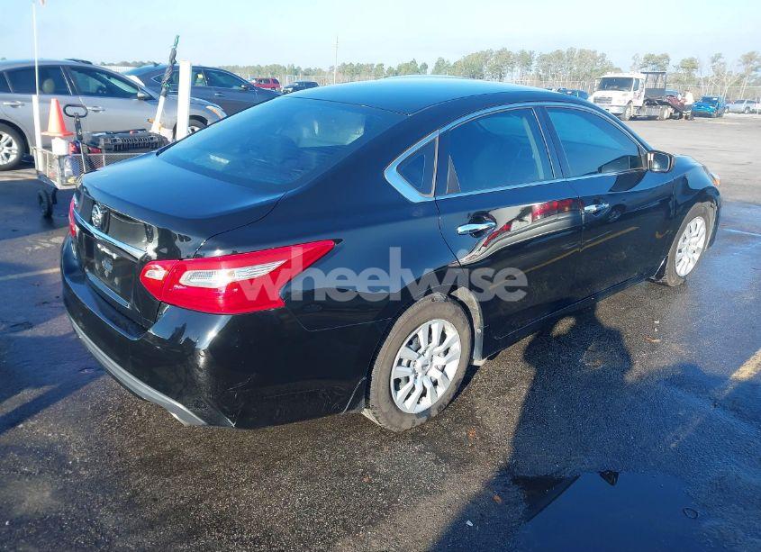 Photo 4 of 2018 Nissan Altima 2.5 S (VIN 1N4AL3AP4JC135805)