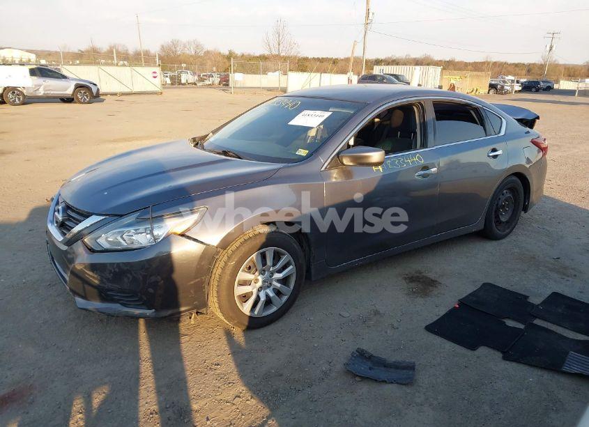 Photo 2 of 2018 Nissan Altima 2.5 S (VIN 1N4AL3AP4JC138686)
