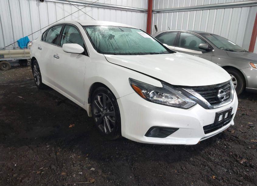 2018 Nissan Altima 2.5 SR (VIN 1N4AL3AP4JC151714) main photo
