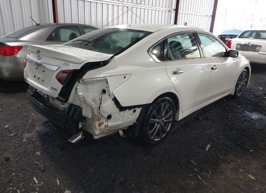 Photo 4 of 2018 Nissan Altima 2.5 SR (VIN 1N4AL3AP4JC151714)