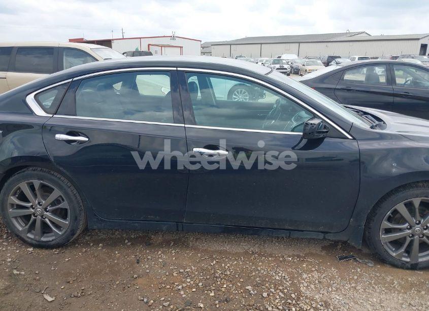 Photo 13 of 2018 Nissan Altima 2.5 SR (VIN 1N4AL3AP4JC153060)