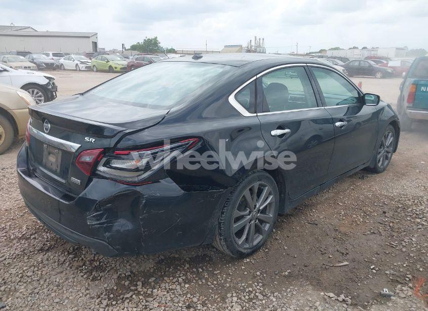 Photo 4 of 2018 Nissan Altima 2.5 SR (VIN 1N4AL3AP4JC153060)