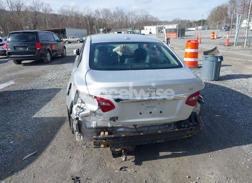Photo 16 of 2018 Nissan Altima 2.5 SL (VIN 1N4AL3AP4JC167847)