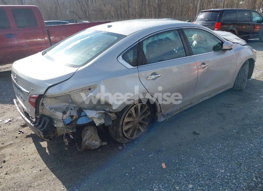 Photo 4 of 2018 Nissan Altima 2.5 SL (VIN 1N4AL3AP4JC167847)
