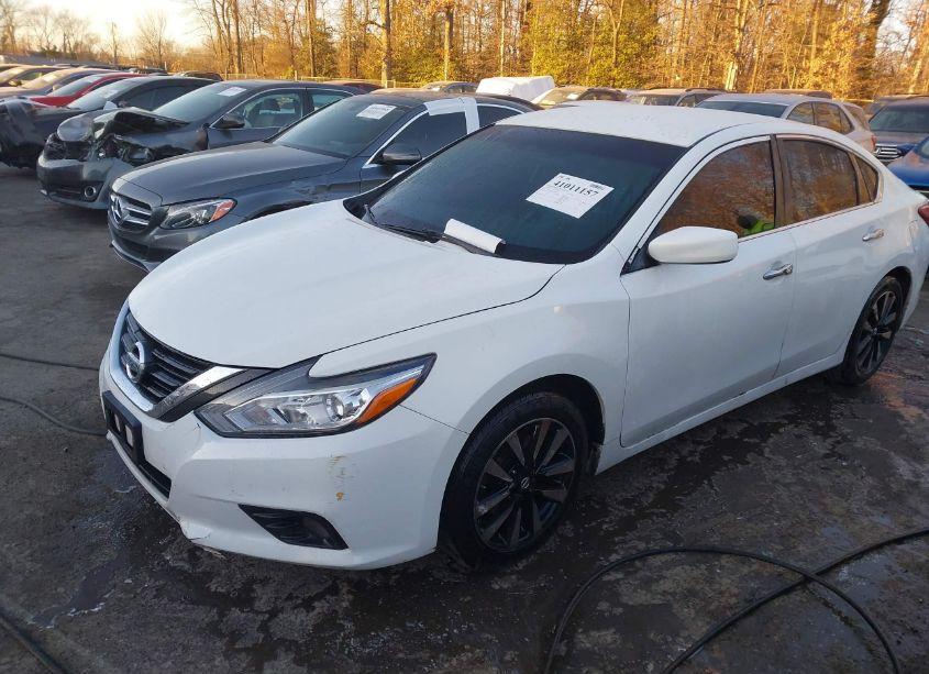 Photo 2 of 2018 Nissan Altima 2.5 SV (VIN 1N4AL3AP4JC172854)
