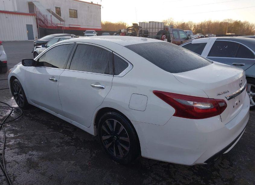 Photo 3 of 2018 Nissan Altima 2.5 SV (VIN 1N4AL3AP4JC172854)
