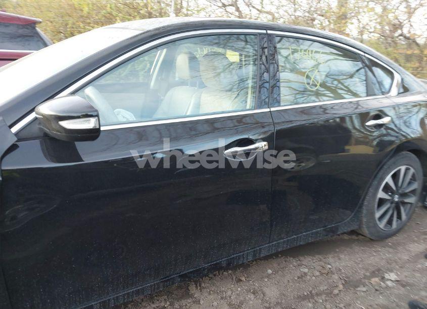 Photo 13 of 2018 Nissan Altima 2.5 SL (VIN 1N4AL3AP4JC174166)