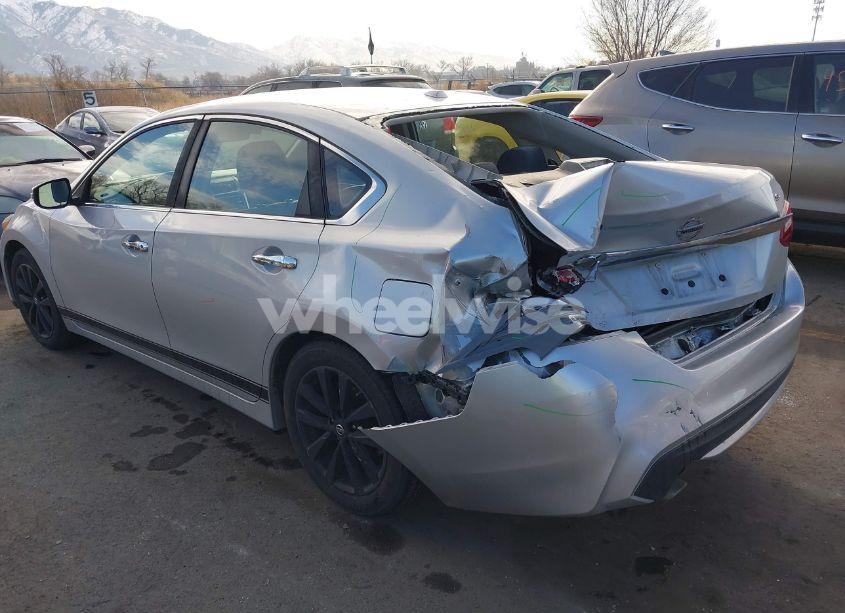 Photo 3 of 2018 Nissan Altima 2.5 SL (VIN 1N4AL3AP4JC174796)