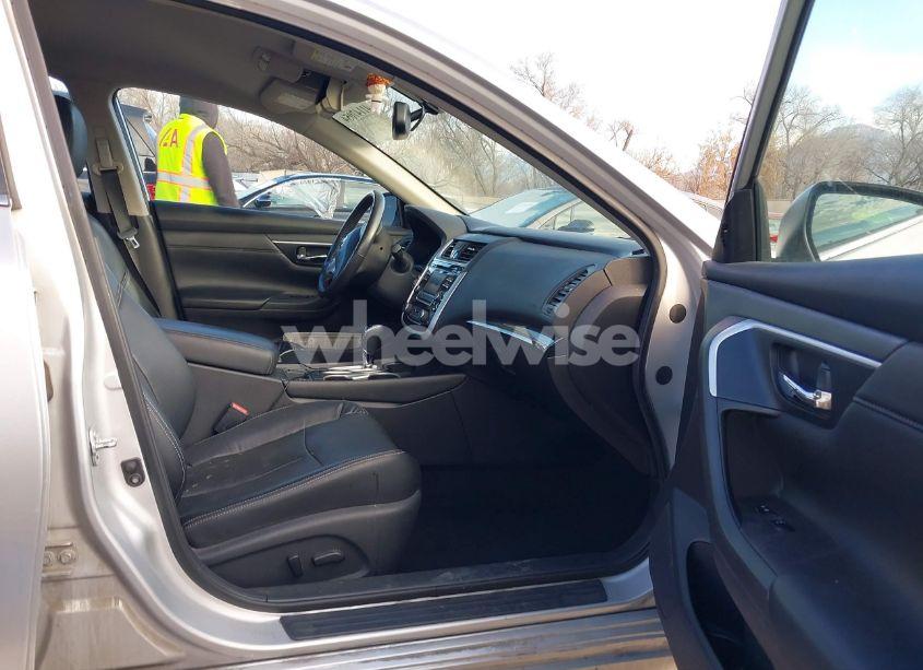 Photo 5 of 2018 Nissan Altima 2.5 SL (VIN 1N4AL3AP4JC174796)