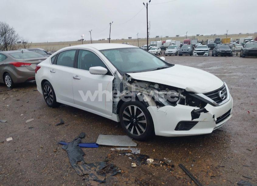 2018 Nissan Altima 2.5 SV (VIN 1N4AL3AP4JC185331) main photo