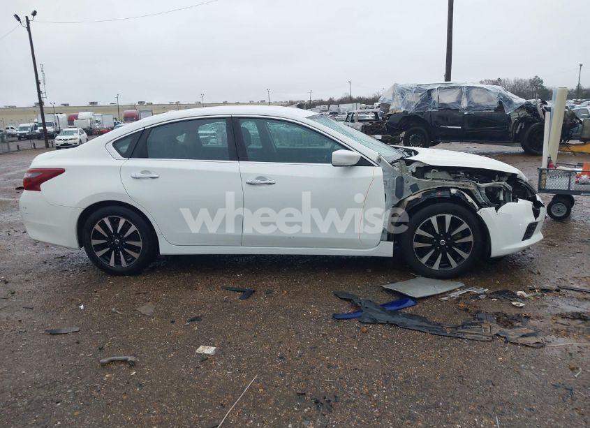 Photo 13 of 2018 Nissan Altima 2.5 SV (VIN 1N4AL3AP4JC185331)