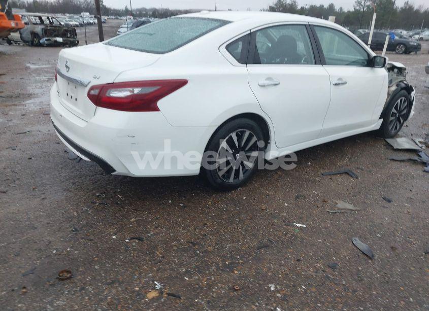 Photo 4 of 2018 Nissan Altima 2.5 SV (VIN 1N4AL3AP4JC185331)