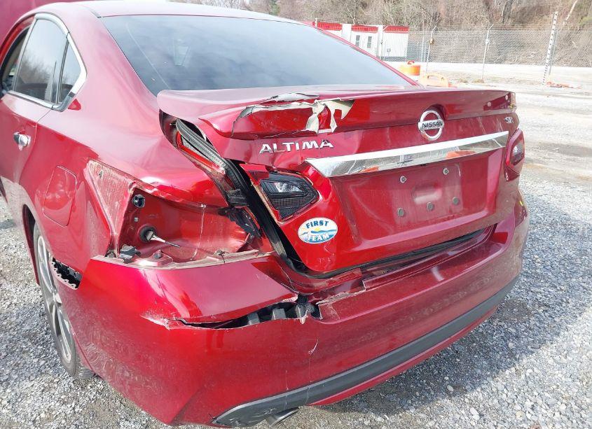 Photo 6 of 2018 Nissan Altima 2.5 SR (VIN 1N4AL3AP4JC187483)