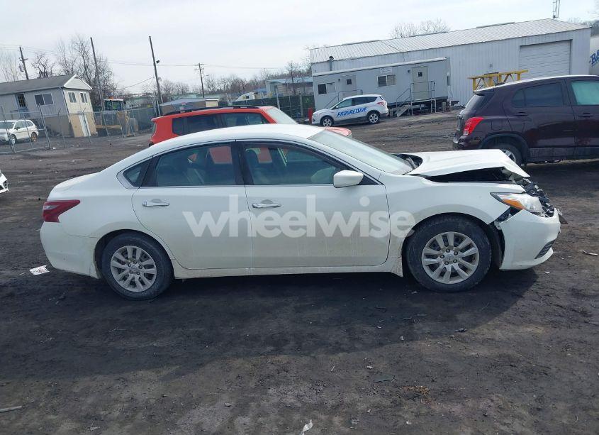 Photo 13 of 2018 Nissan Altima 2.5 S (VIN 1N4AL3AP4JC207375)