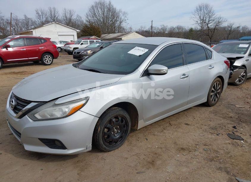 Photo 2 of 2018 Nissan Altima 2.5 SL (VIN 1N4AL3AP4JC227576)