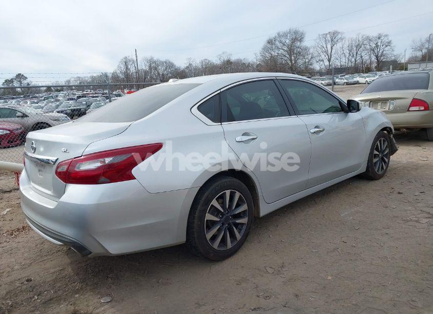 Photo 4 of 2018 Nissan Altima 2.5 SL (VIN 1N4AL3AP4JC227576)