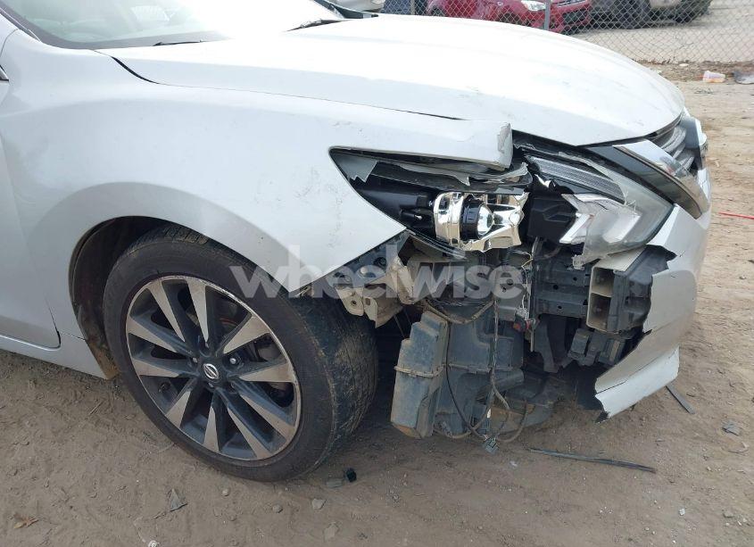 Photo 6 of 2018 Nissan Altima 2.5 SL (VIN 1N4AL3AP4JC227576)