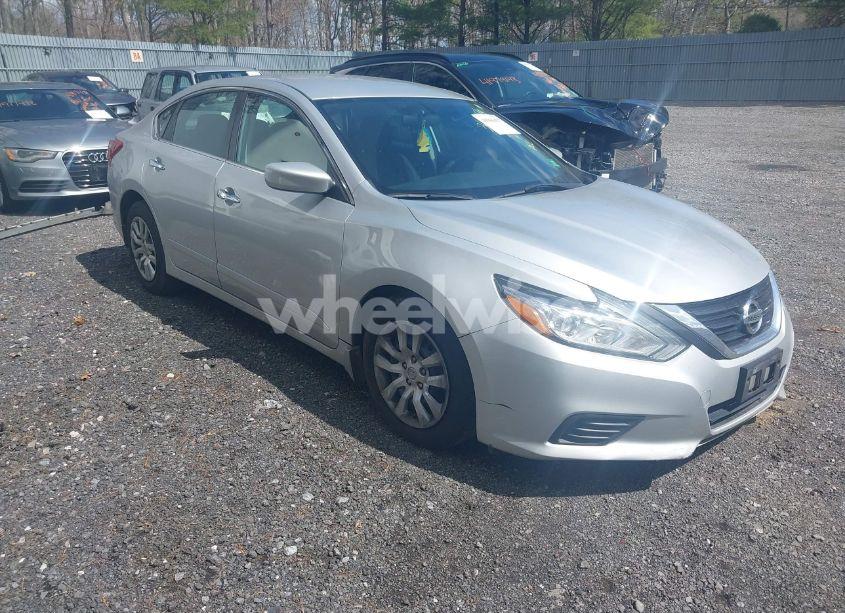 2018 Nissan Altima 2.5 S (VIN 1N4AL3AP4JC229957) main photo