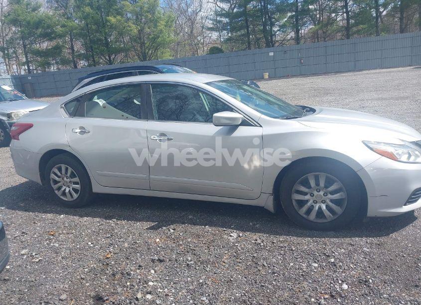 Photo 13 of 2018 Nissan Altima 2.5 S (VIN 1N4AL3AP4JC229957)