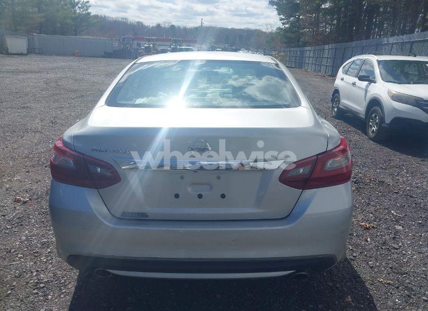 Photo 16 of 2018 Nissan Altima 2.5 S (VIN 1N4AL3AP4JC229957)