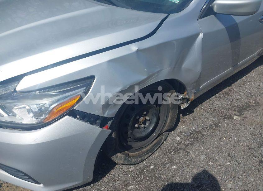 Photo 6 of 2018 Nissan Altima 2.5 S (VIN 1N4AL3AP4JC229957)