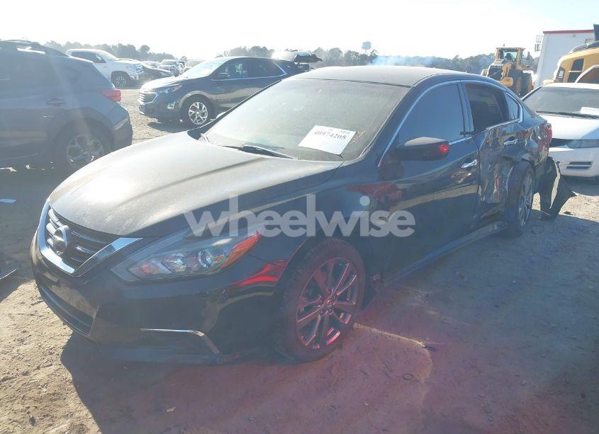 Photo 2 of 2018 Nissan Altima 2.5 SR (VIN 1N4AL3AP4JC234673)