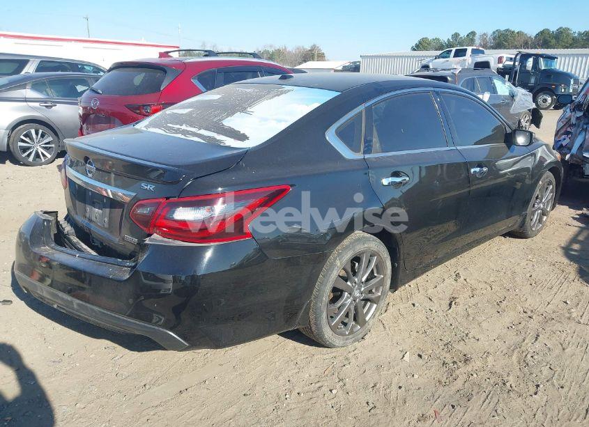 Photo 4 of 2018 Nissan Altima 2.5 SR (VIN 1N4AL3AP4JC234673)