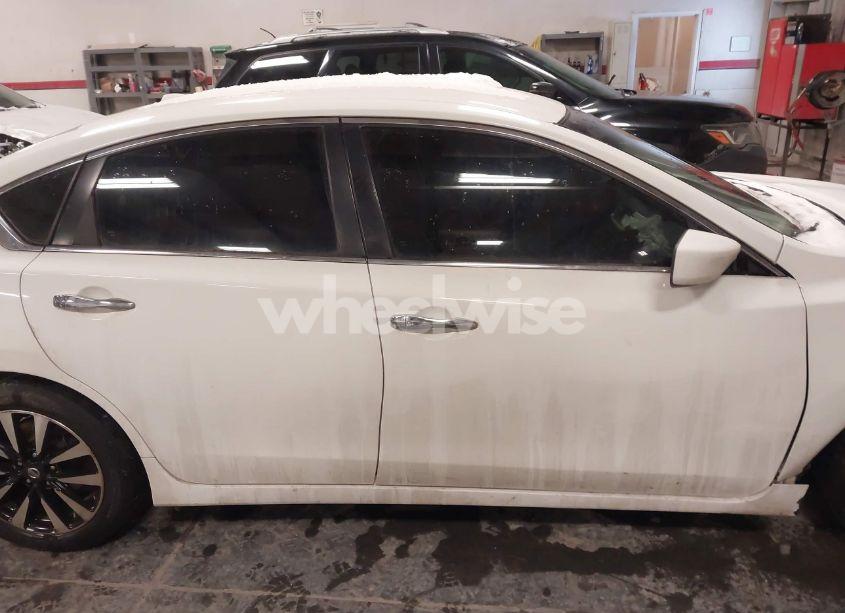 Photo 13 of 2018 Nissan Altima 2.5 SV (VIN 1N4AL3AP4JC260710)