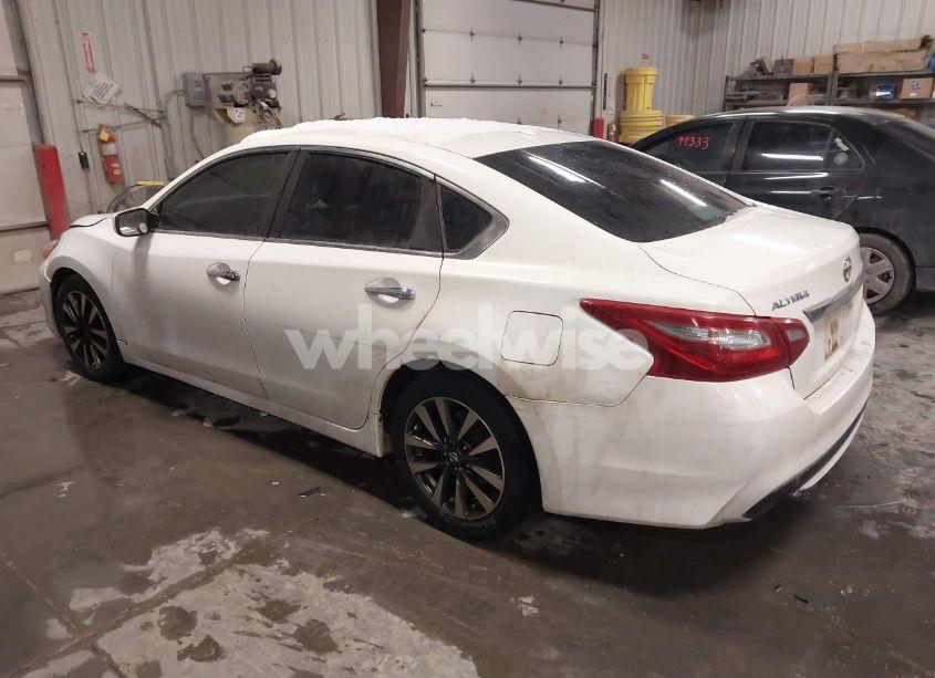 Photo 3 of 2018 Nissan Altima 2.5 SV (VIN 1N4AL3AP4JC260710)