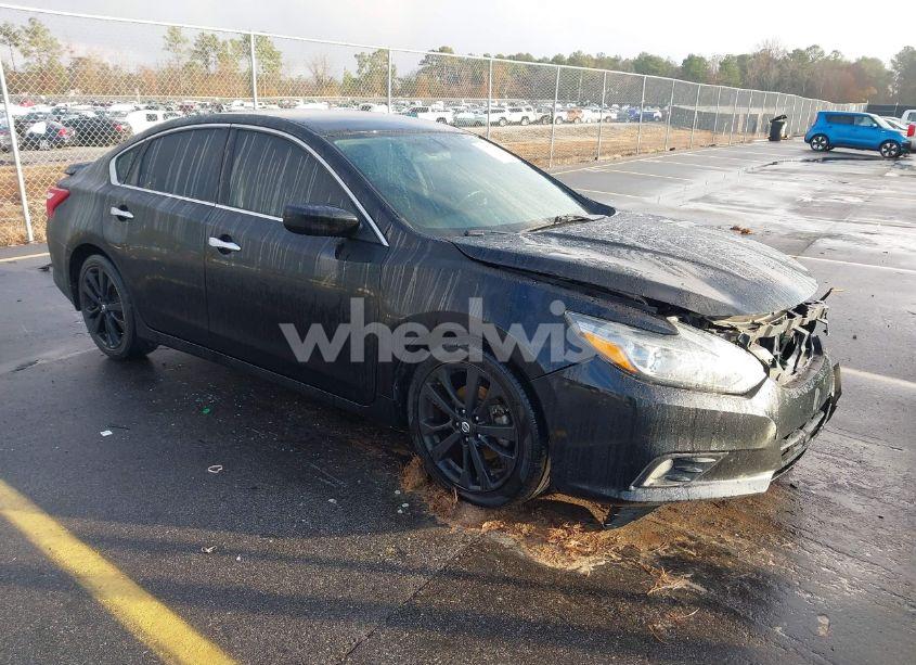 2018 Nissan Altima 2.5 SR (VIN 1N4AL3AP4JC262229) main photo