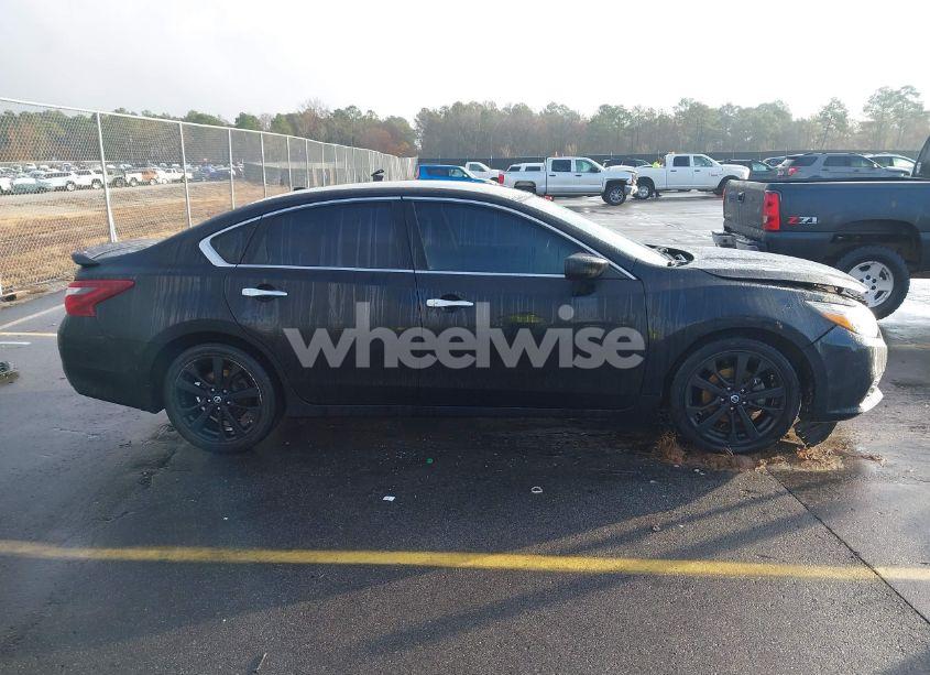 Photo 14 of 2018 Nissan Altima 2.5 SR (VIN 1N4AL3AP4JC262229)