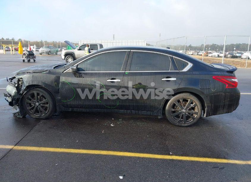 Photo 15 of 2018 Nissan Altima 2.5 SR (VIN 1N4AL3AP4JC262229)