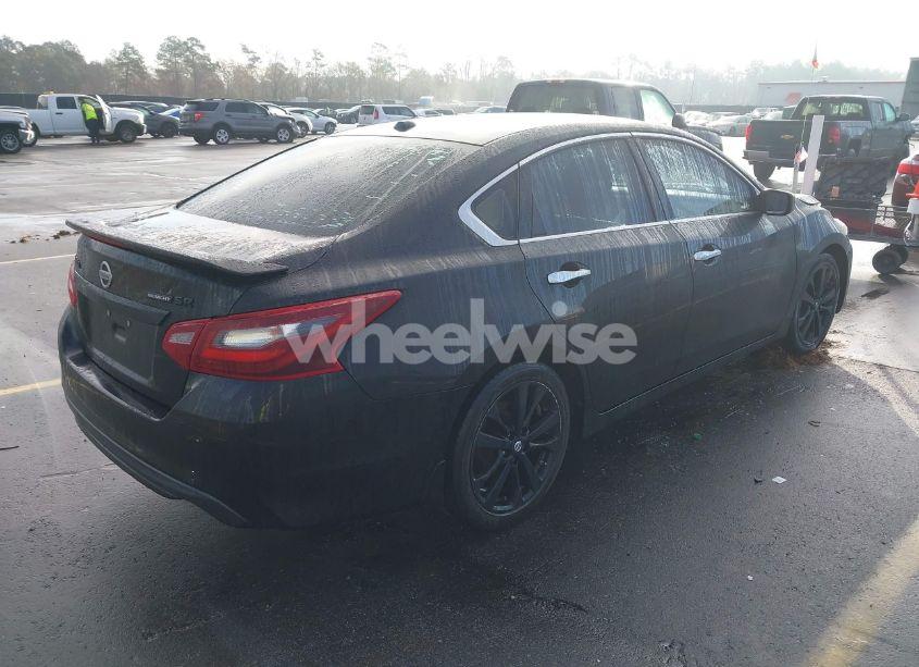 Photo 4 of 2018 Nissan Altima 2.5 SR (VIN 1N4AL3AP4JC262229)