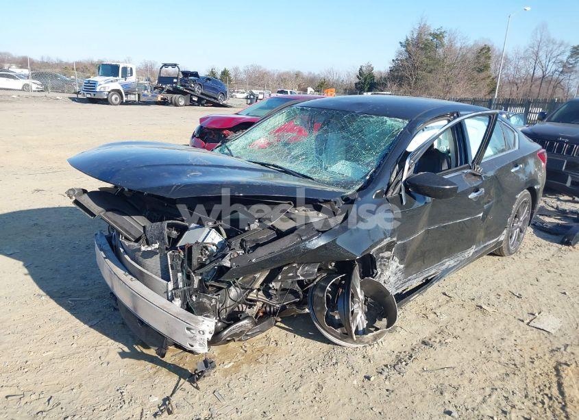 Photo 2 of 2018 Nissan Altima 2.5 SR (VIN 1N4AL3AP4JC264160)